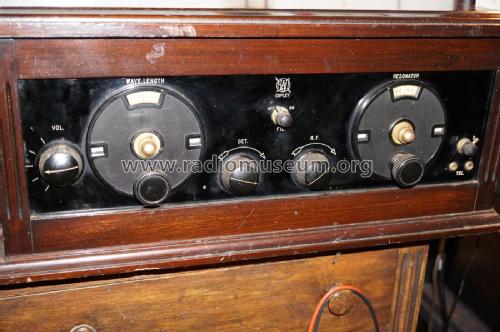 Copley ; Haji Company; Boston (ID = 2712164) Radio