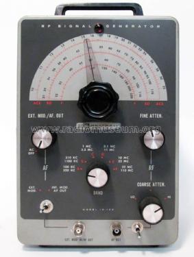 RF Signal Generator IG-102; Heathkit Brand, (ID = 1505710) Equipment