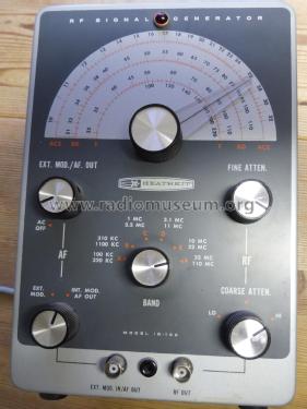 RF Signal Generator IG-102; Heathkit Brand, (ID = 2217418) Ausrüstung