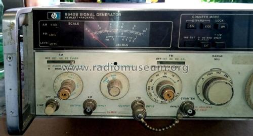 Signal Generator 8640B; Hewlett-Packard, HP; (ID = 3021119) Equipment