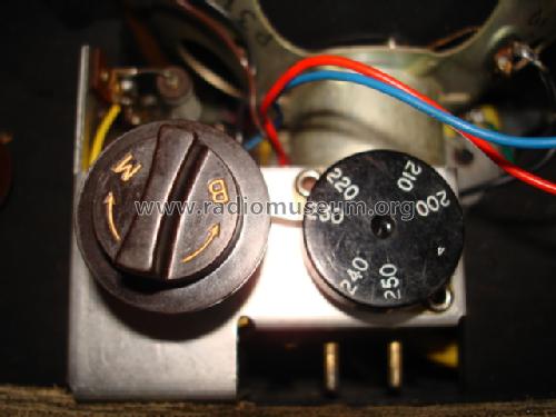 1451; HMV Brand, His (ID = 625166) Radio