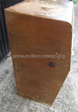 1605; HMV Brand, His (ID = 1165630) Radio