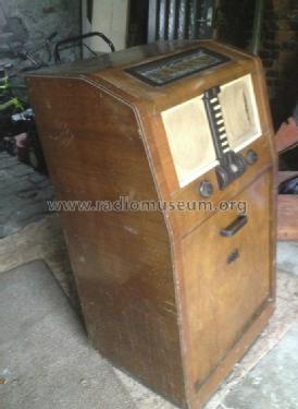 1608; HMV Brand, His (ID = 1348969) Radio