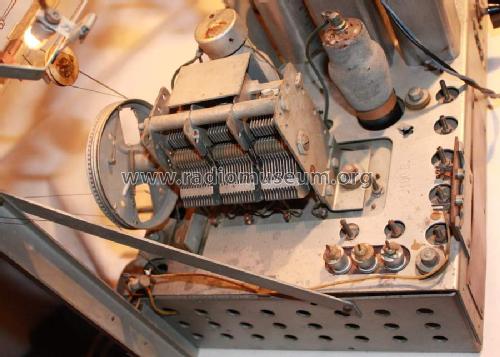 921; His Master's Voice (ID = 903532) Radio