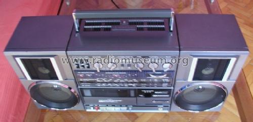 Portable Stereo Radio Cassette Recorder TRK-9100E; Hitachi Ltd.; Tokyo (ID = 1494767) Radio