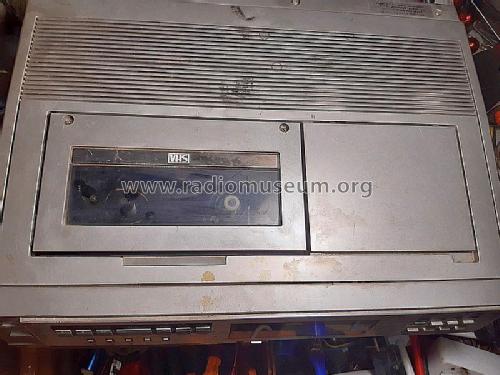 Multi System Video Recorder Deck VT-8040EM; Hitachi Ltd.; Tokyo (ID = 2551250) R-Player