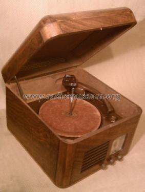 901AP ; Howard Radio Company (ID = 1608976) Radio