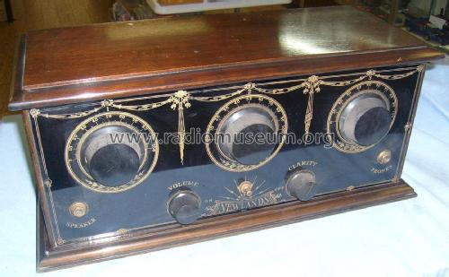 DeLuxe ; Incandescent Supply (ID = 1848041) Radio