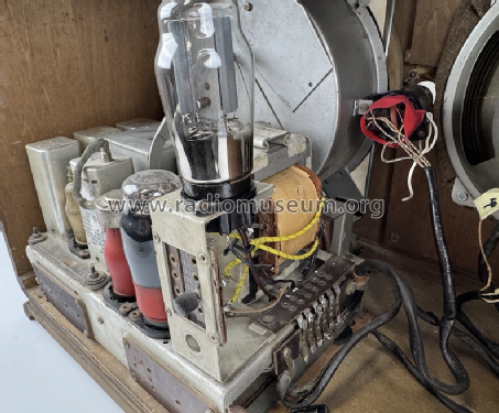 Geographic U - Super 438GW; Ingelen, (ID = 3142236) Radio
