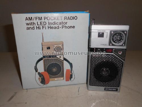 AM/FM Pocket Radio with LED Indicator and HI-FI Head-Phone DO-10H; International (ID = 2337500) Radio