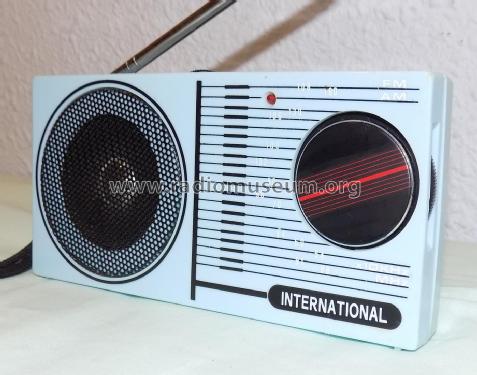 International ; Unknown - CUSTOM (ID = 1970776) Radio