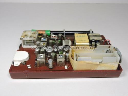 8V Hi-Delity Super Eight 8T-888; Fuji High Frequency (ID = 2488223) Radio