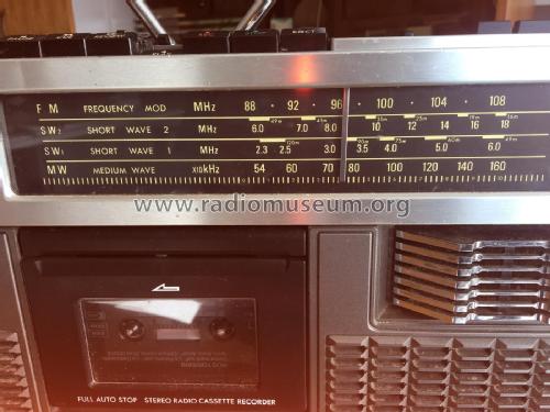 Stereo Radio Cassette Recorder RC-727W; JVC - Victor Company (ID = 2634198) Radio