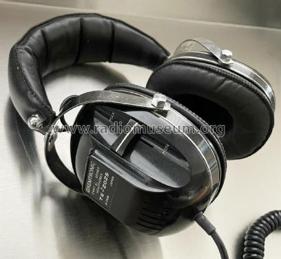 Two Way Stereo Headphones TE-2025; Kemtronic brand, (ID = 2610113) Speaker-P