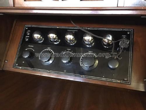 Royal Grand Model XVI ; Kennedy Co., Colin B (ID = 2109861) Radio