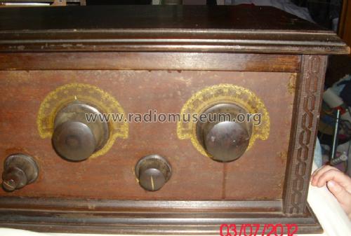 Model D; King Manufacturing (ID = 1196899) Radio
