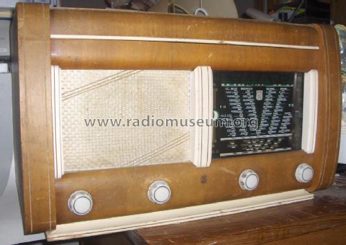 MY3V; Lacora, Laboratoire (ID = 1289972) Radio