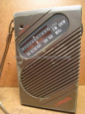 Radio FM 7 transistor ; Larsen; where? (ID = 1828489) Radio