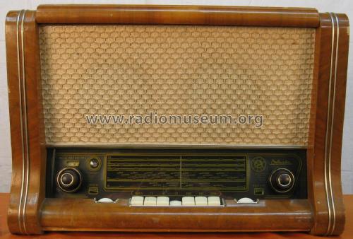 Oktava {Октава} radiogramophone; Lenin Radio Works, (ID = 2220577) Radio