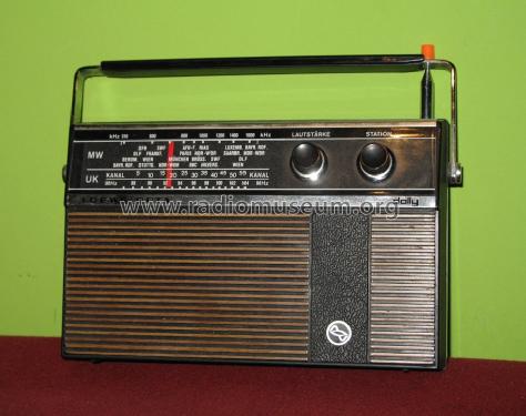 Dolly 32329; Loewe-Opta; (ID = 1041993) Radio