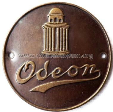 Logos O or Q Logo ; Logos (ID = 1297431) Radio