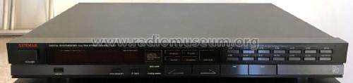 Digital Synthesized AM/FM Stereo Tuner T-117; Luxman, Lux Corp.; (ID = 2610222) Radio