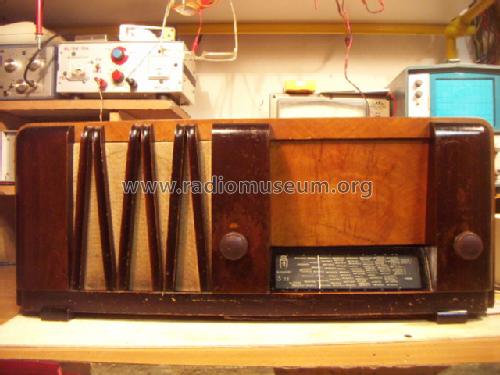 S33; Magnadyne Radio; (ID = 1109248) Radio