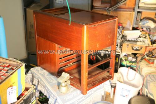 135B Ch= CR-199D; Magnavox Co., (ID = 2703801) Radio