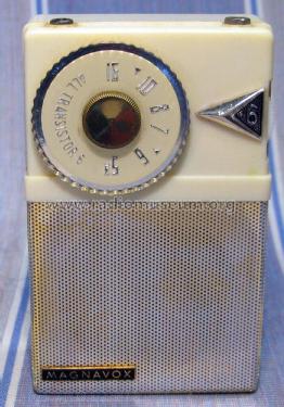 AM-23 ; Magnavox Co., (ID = 2894080) Radio