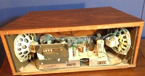 65-02-00 ; Magnavox Co., (ID = 1435699) Radio