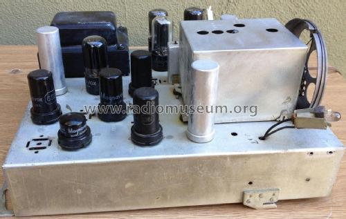 CR-216 ; Magnavox Co., (ID = 1988106) Radio