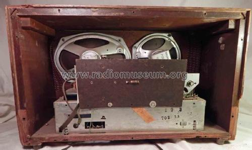 FM13 Ch= CR-702A; Magnavox Co., (ID = 1813190) Radio