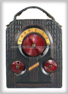 130 'Mighty Gem' Camera Style Radio ; Majestic Radio & (ID = 567472) Radio