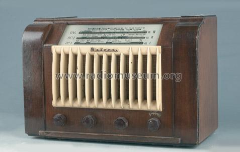 Q-353; Marconi Española S.A (ID = 338639) Radio