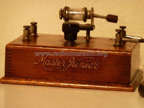 Master Junior ; Master, Manchester (ID = 2058500) Crystal
