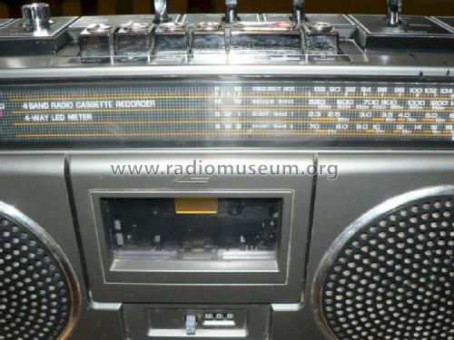 National Panasonic 4-Band Radio Cassette Recorder RQ-4050FD; Panasonic, (ID = 1346372) Radio