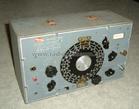 Signal generator FM/AM 906; McMurdo Silver Co., (ID = 56194) Equipment