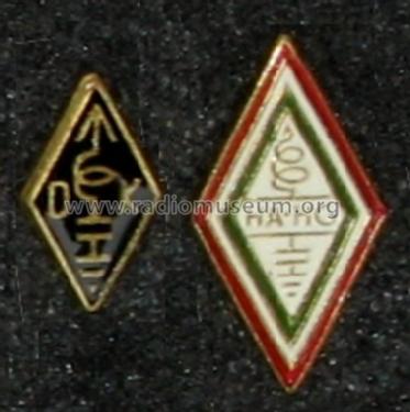 Radio related Pins ; Memorabilia - (ID = 420944) Misc