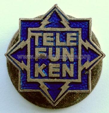 Radio related Pins ; Memorabilia - (ID = 611425) Misc