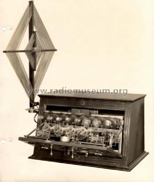 Cosmos Radiophone 8 Valve Superhetrodyne; Metropolitan-Vickers (ID = 709705) Radio