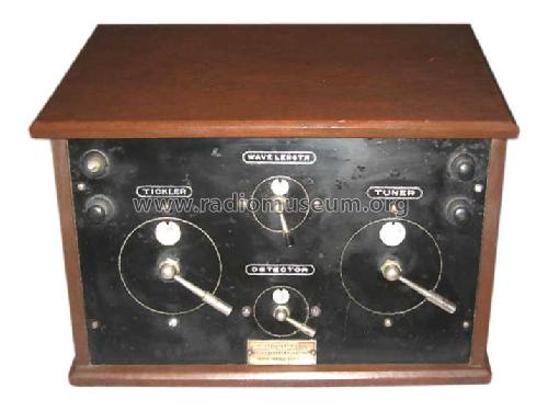 Midget M 10; Michigan Radio Corp. (ID = 782171) Radio