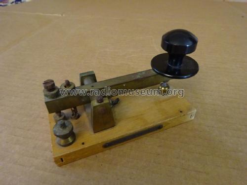 R.C.A.F. Aircraft Spark Key 10A/556; MILITARY Canada (ID = 2793366) Morse+TTY