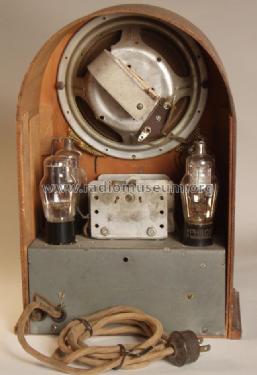 Universal E ; Minerva Radio Mfg. (ID = 821770) Radio