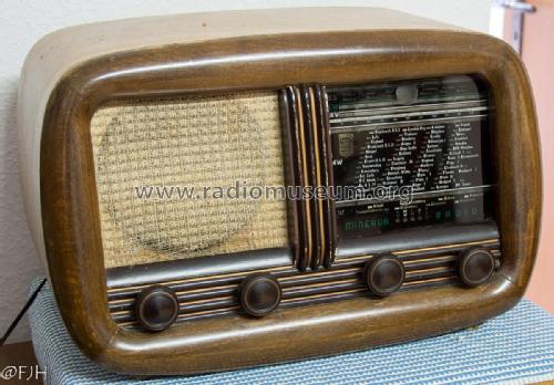 456; Minerva Radio; Paris (ID = 2030212) Radio