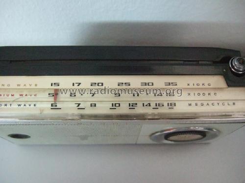 8X-910 L; Mitsubishi Electric (ID = 595932) Radio