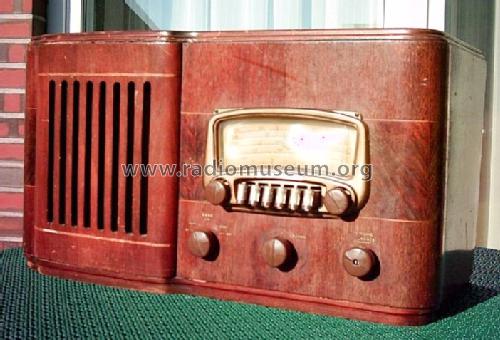 04WG803B Order= P462 B 803 ; Montgomery Ward & Co (ID = 123666) Radio