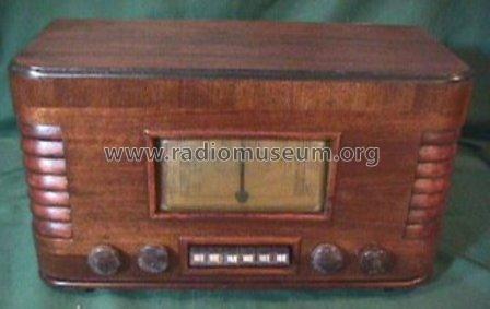Airline 14BR-736A Order= P462 A 736 ; Montgomery Ward & Co (ID = 315223) Radio
