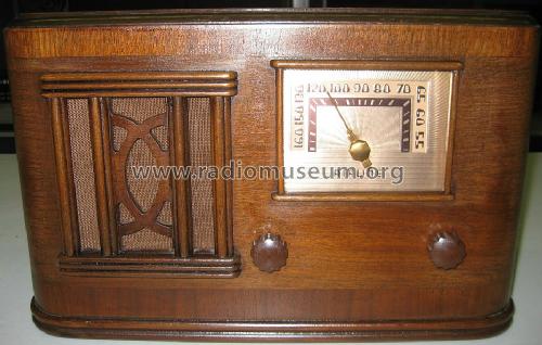 14WG-628A ; Montgomery Ward & Co (ID = 1345968) Radio