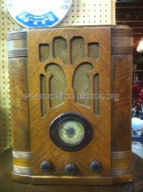 Airline Ch= 585D; Montgomery Ward & Co (ID = 1490405) Radio