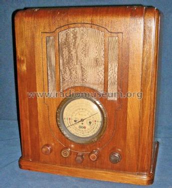62-196 ; Montgomery Ward & Co (ID = 700514) Radio